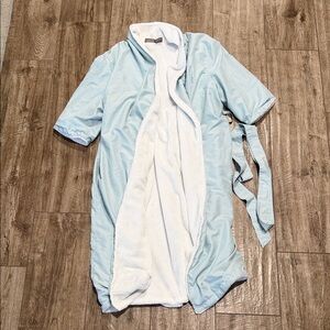 Harbor House Elegant Light Blue Women's Robe with White Lining